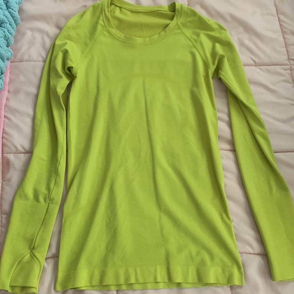 luluemon long sleeve swiftly tech
